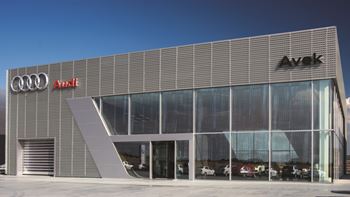 AUDI SHOWROOM1