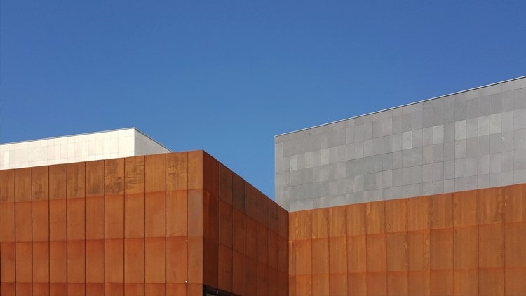 Corten Çelik Kaplama ile Mimari Projelere Değer Katın