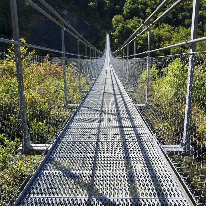 Metal Yürüme Yolu Nedir? Kullanım Alanları