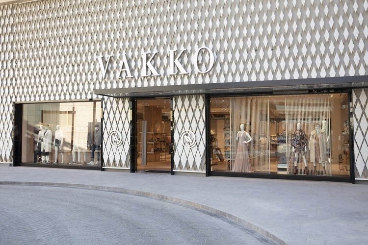 Vakko İstinye Park Projesi: Özgün Mimaride Metal Tasarımın Gücü